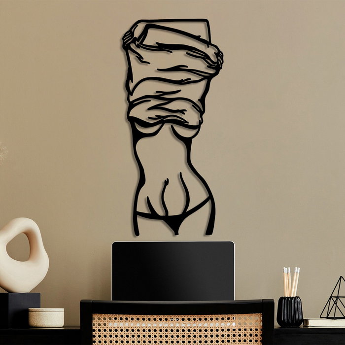 Wallity Undressing Woman Escultura de pared de metal negra Wallity Undressing Woman Escultura de pared de metal negra